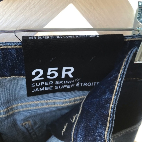Armani Exchange Super Skinny J01 Jeans - Picture 9 of 10